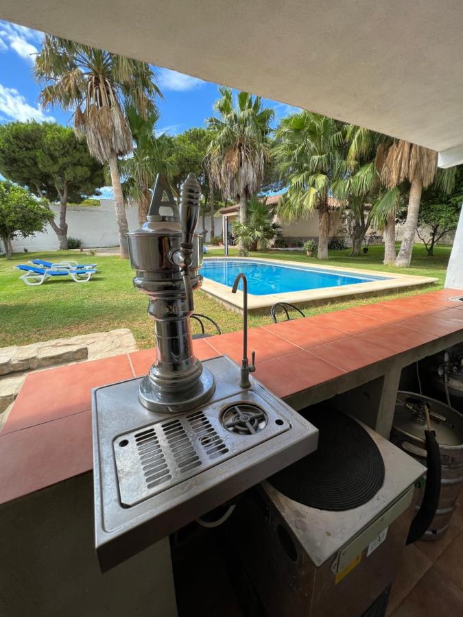 Chalet En La Barrosa, Piscina+Bbq+Grifo De Cerveza Chiclana de la Frontera Eksteriør billede