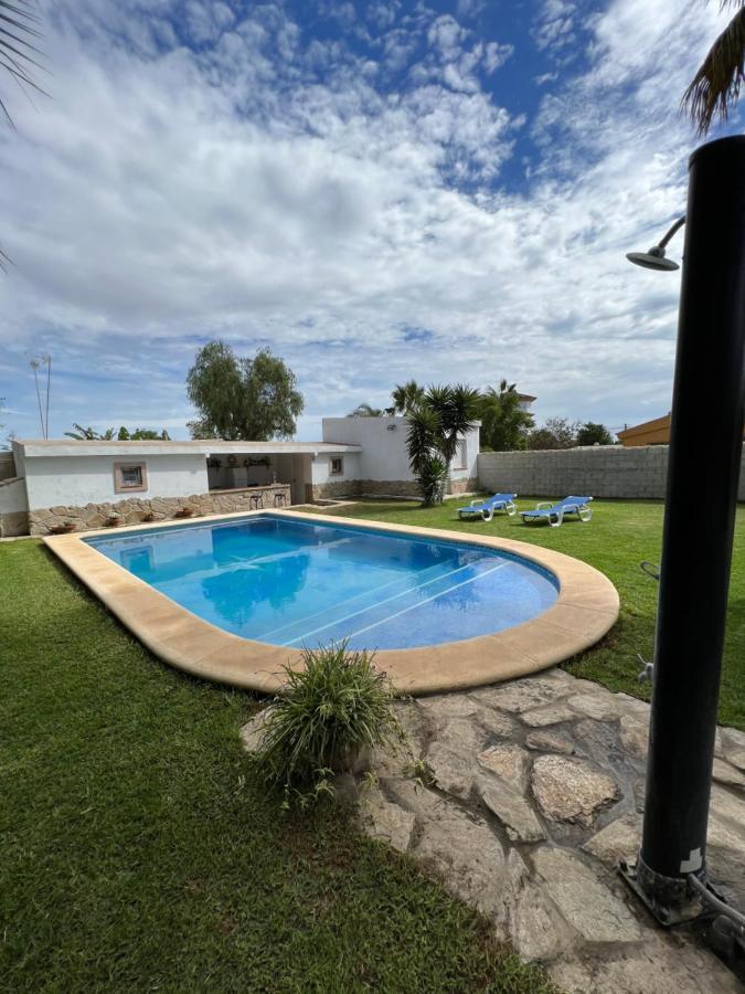 Chalet En La Barrosa, Piscina+Bbq+Grifo De Cerveza Chiclana de la Frontera Eksteriør billede